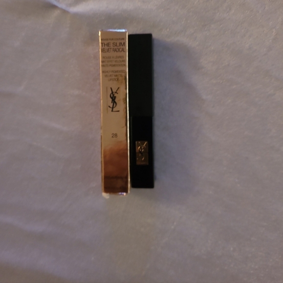 YVES SAINT LAURENT THE SLIM VELVET RADICAL LIPSTICK - Picture 1 of 3